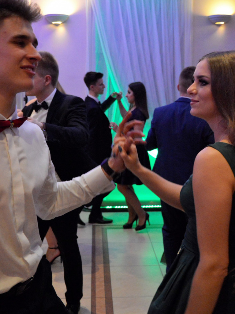 OSTRZESZÓW: Ich pierwszy bal