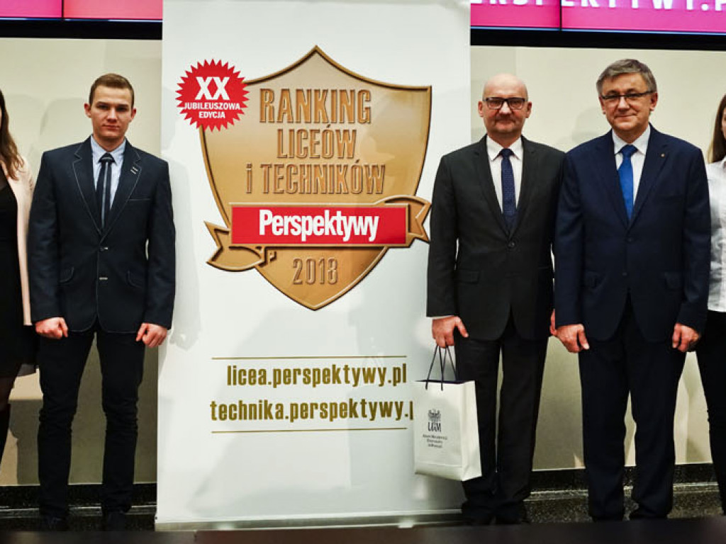  TYTUŁU ,,ZŁOTEJ SZKOŁY DLA ZS Nr 1