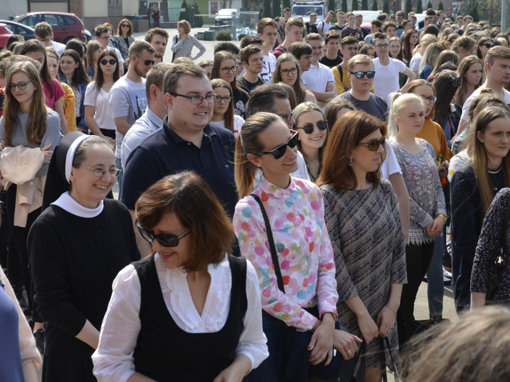 OSTRZESZÓW: Uroczysty finał przebudowy boiska sportowego przy I Liceum Ogólnokształcącym