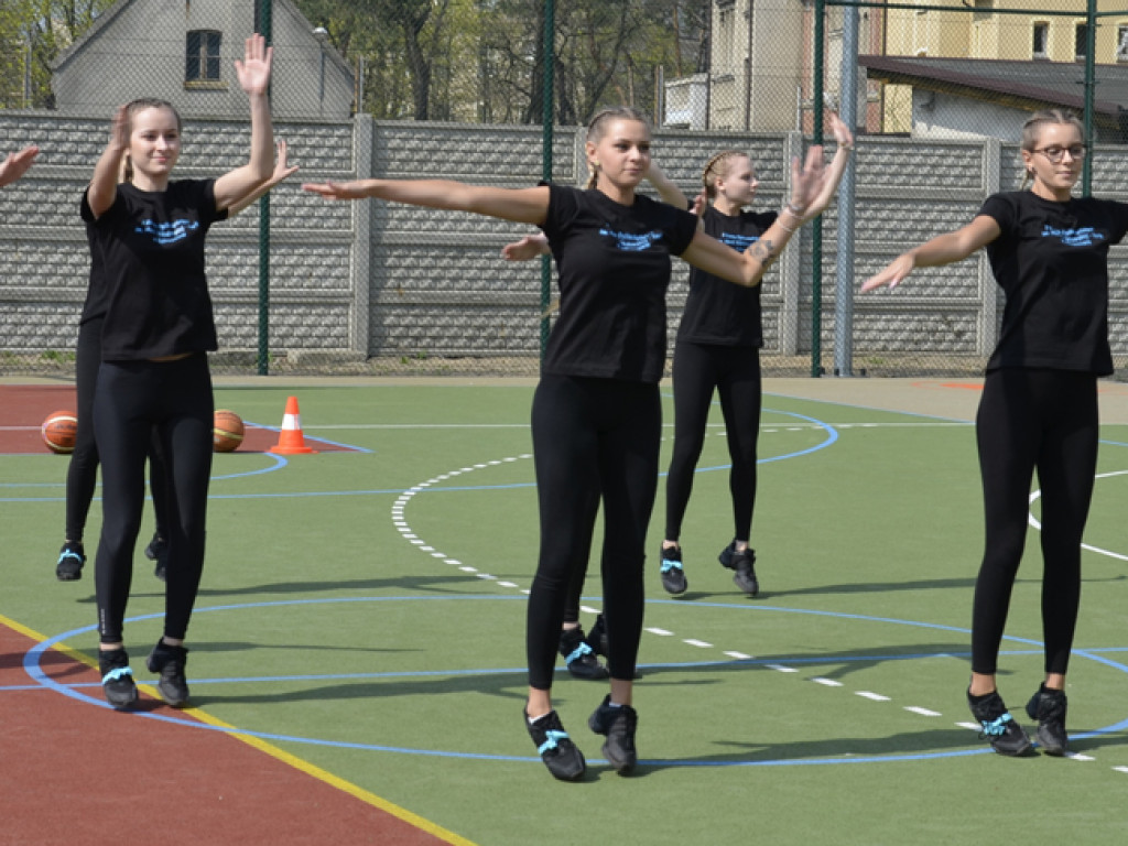 OSTRZESZÓW: Uroczysty finał przebudowy boiska sportowego przy I Liceum Ogólnokształcącym