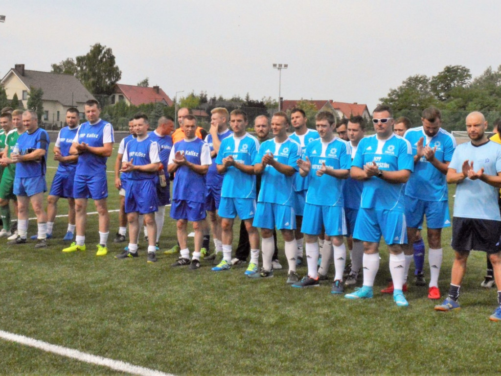 OSTRZESZÓW: Oddali do użytku boisko przy Tęczowej