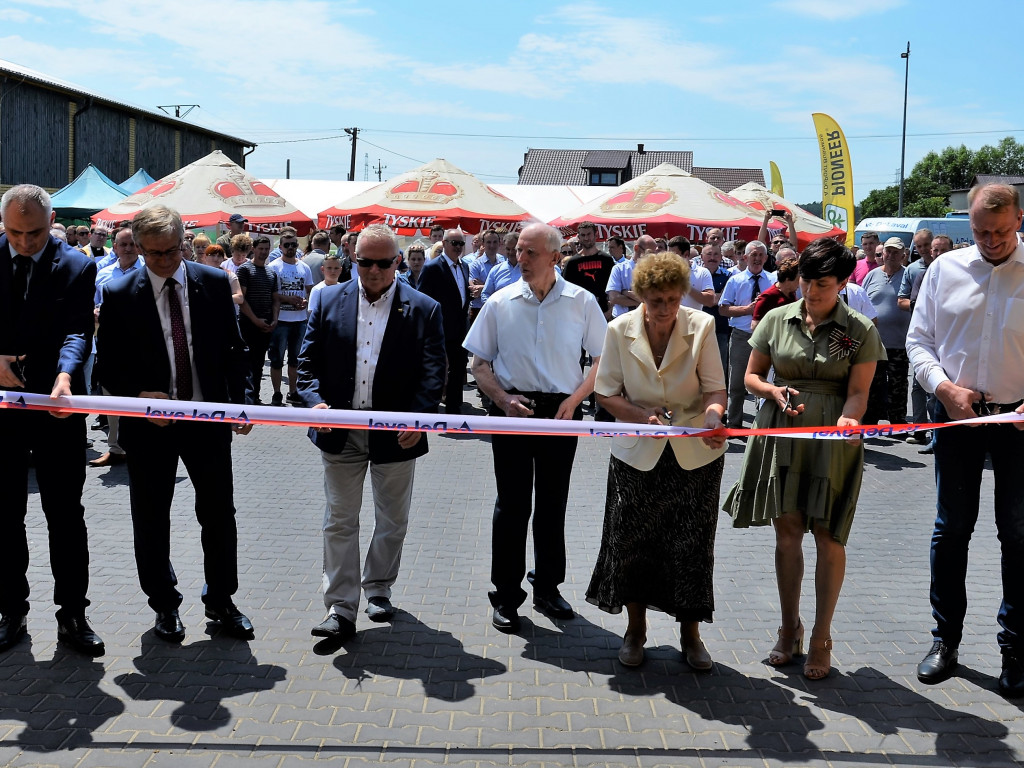KRASZEWICE: Otwarli na wskroś nowoczesną oborę
