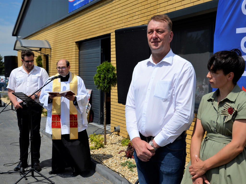 KRASZEWICE: Otwarli na wskroś nowoczesną oborę
