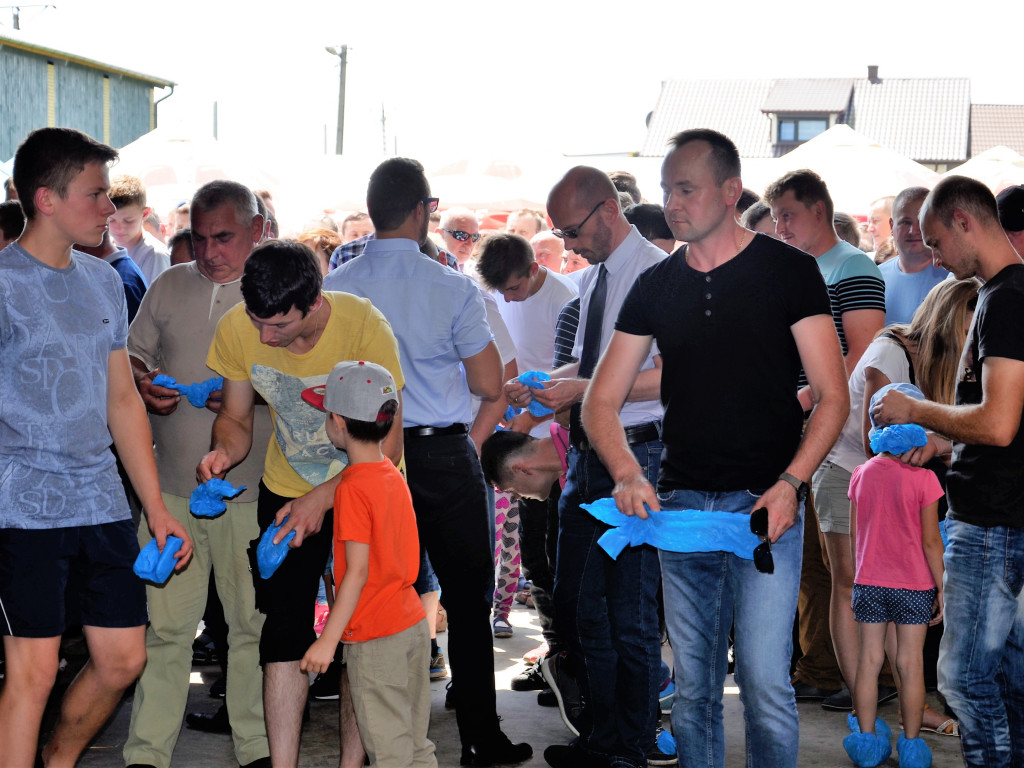 KRASZEWICE: Otwarli na wskroś nowoczesną oborę