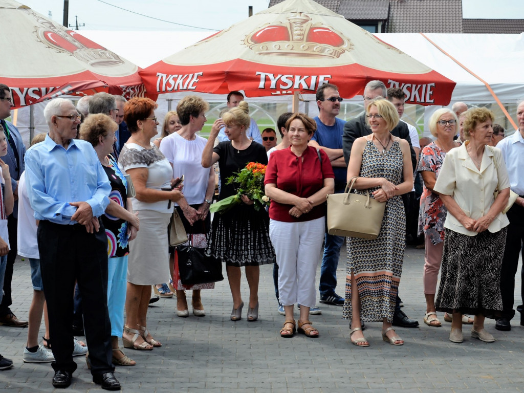 KRASZEWICE: Otwarli na wskroś nowoczesną oborę