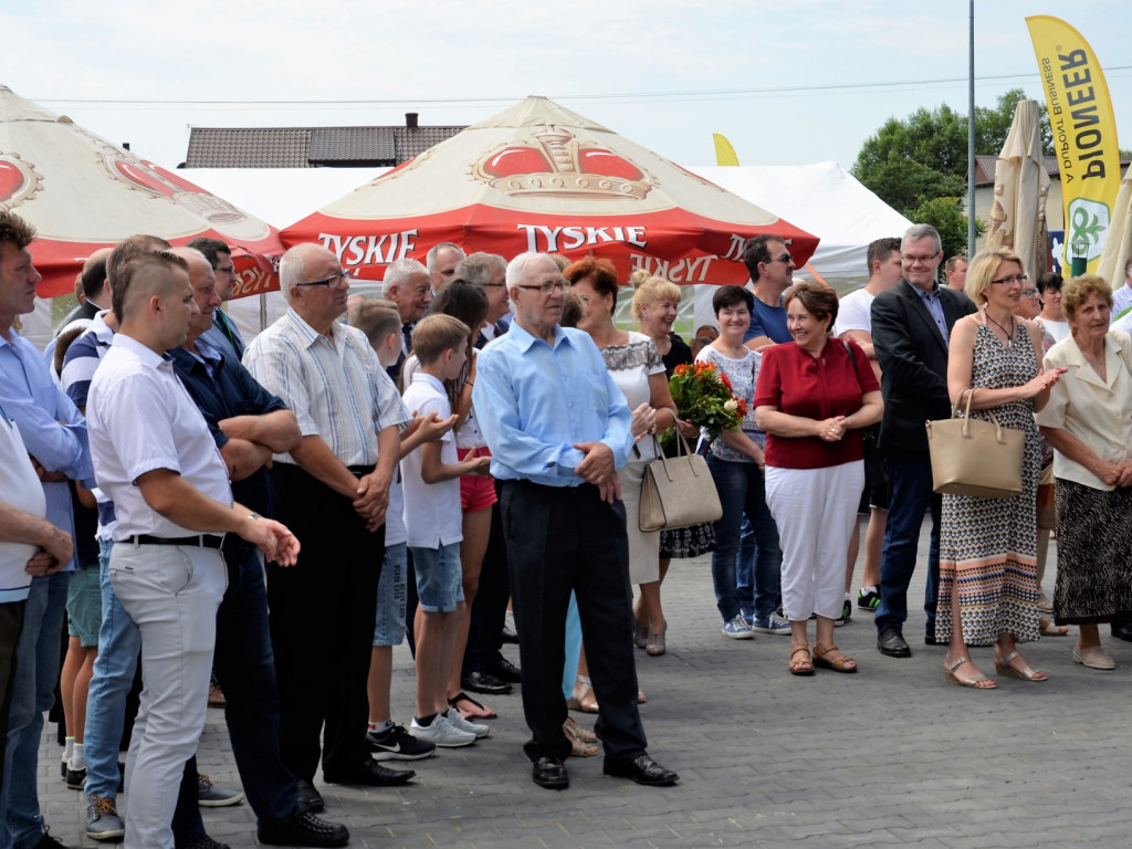 KRASZEWICE: Otwarli na wskroś nowoczesną oborę