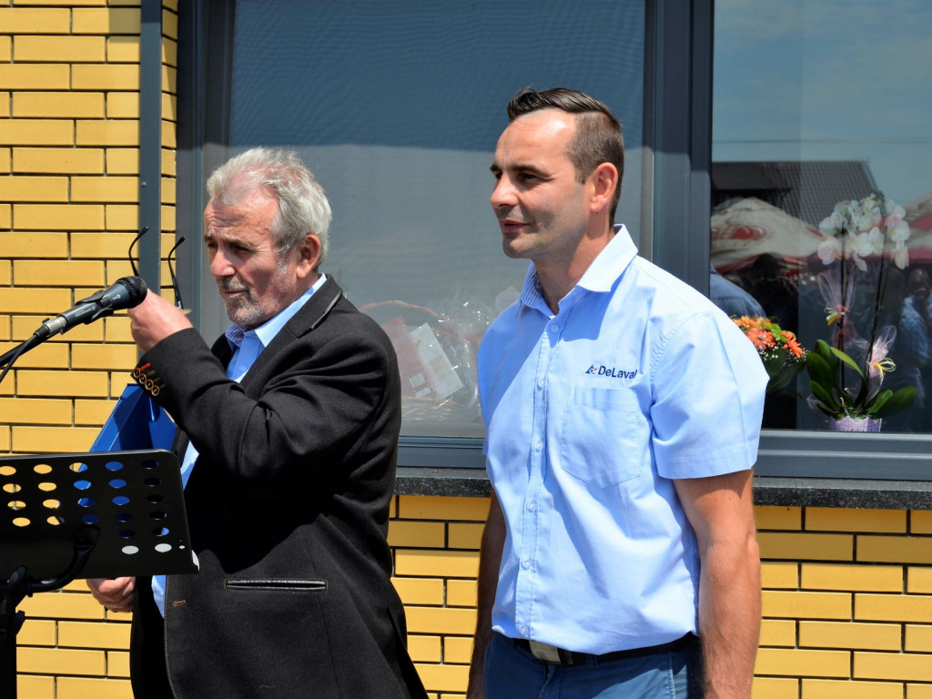 KRASZEWICE: Otwarli na wskroś nowoczesną oborę