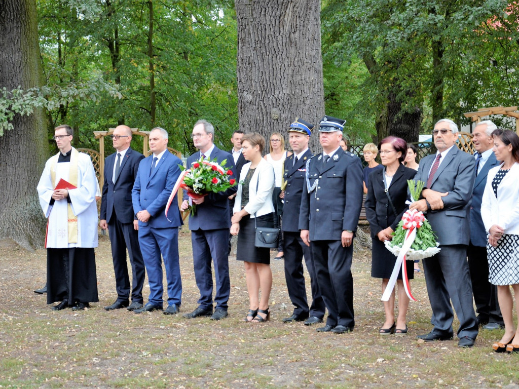 KUŹNICA GRABOWSKA: Marszałkowi Piłsudskiemu wdzięczni mieszkańcy