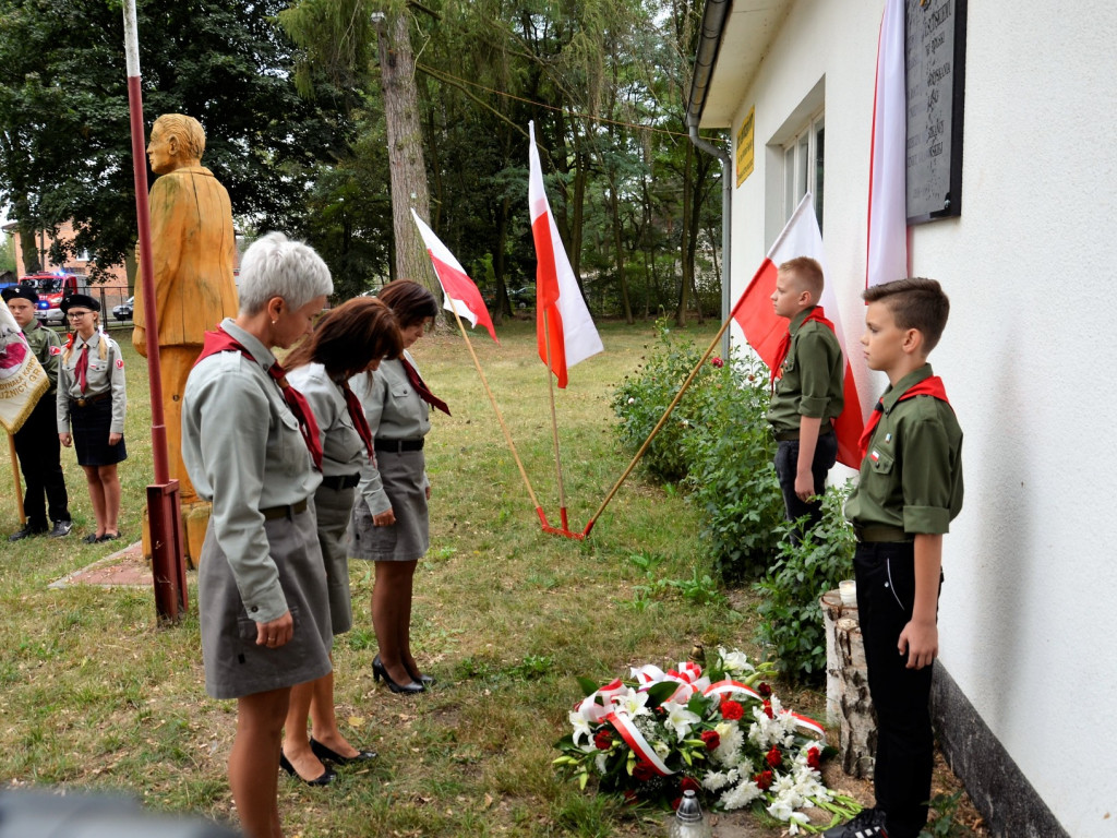 KUŹNICA GRABOWSKA: Marszałkowi Piłsudskiemu wdzięczni mieszkańcy