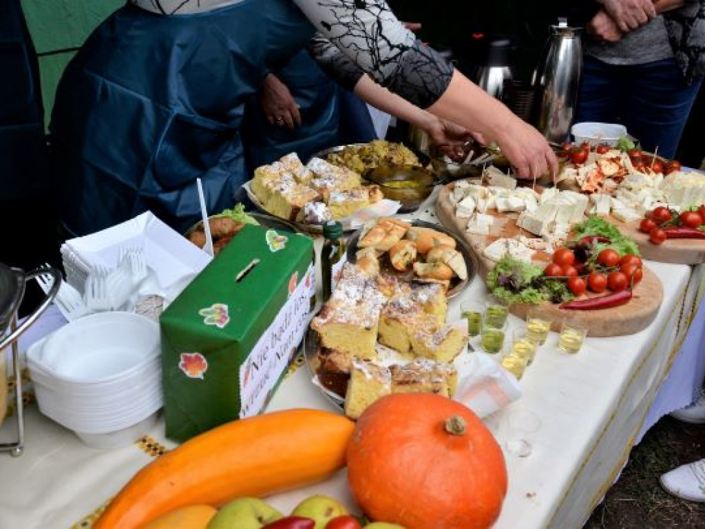 Kopytka ze szpinakiem, z polędwiczkami w sosie kurkowym...