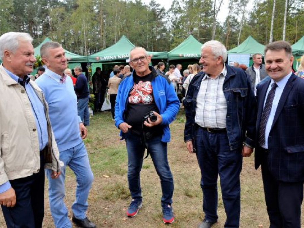 Kopytka ze szpinakiem, z polędwiczkami w sosie kurkowym...