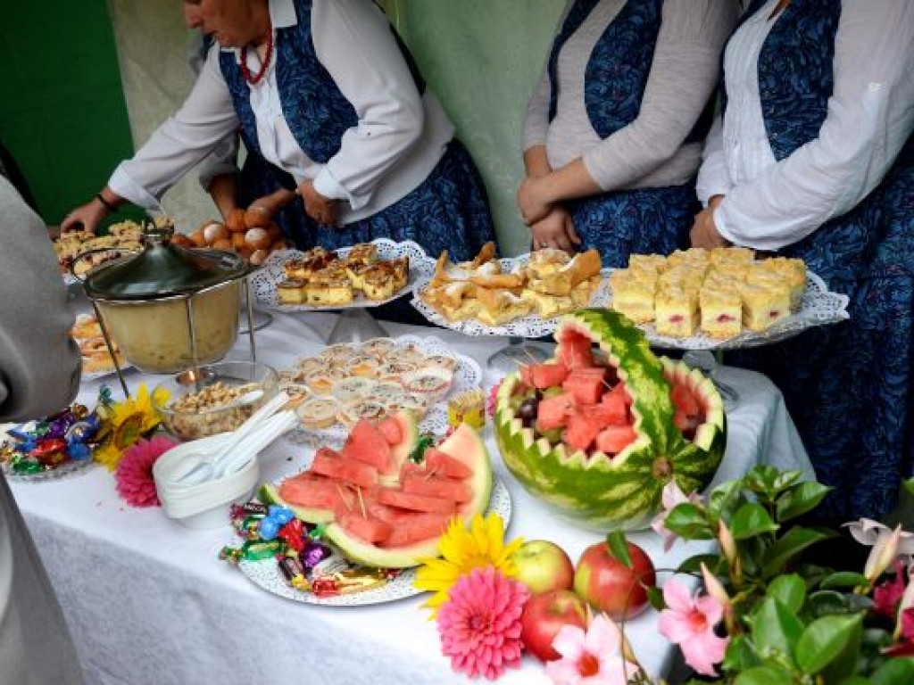 Kopytka ze szpinakiem, z polędwiczkami w sosie kurkowym...