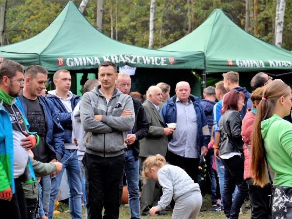 Kopytka ze szpinakiem, z polędwiczkami w sosie kurkowym...