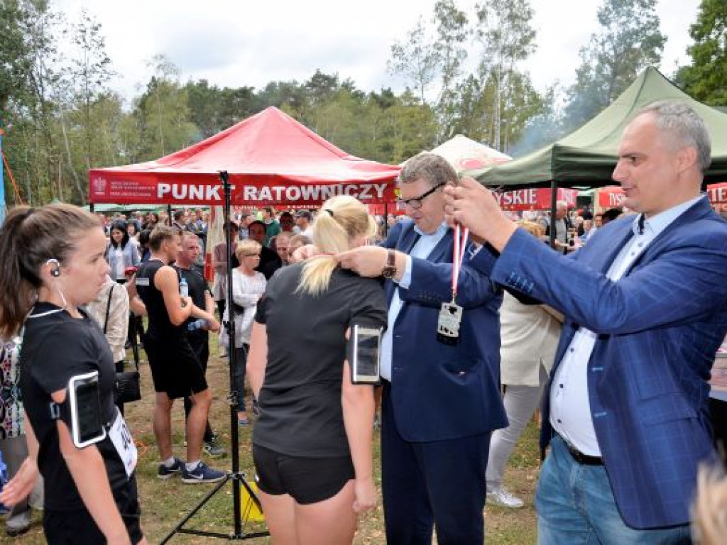 Kopytka ze szpinakiem, z polędwiczkami w sosie kurkowym...