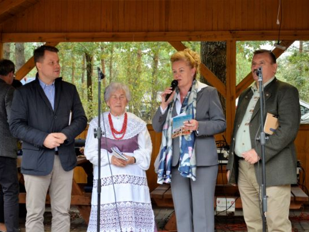 Kopytka ze szpinakiem, z polędwiczkami w sosie kurkowym...