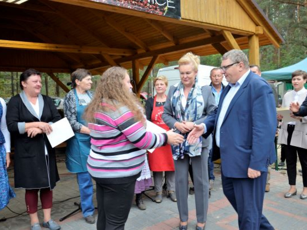 Kopytka ze szpinakiem, z polędwiczkami w sosie kurkowym...