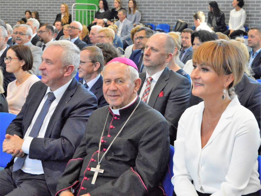 Uroczyste oddanie do użytku nowego Zespołu Szkolno-Przedszkolnego (FILM)