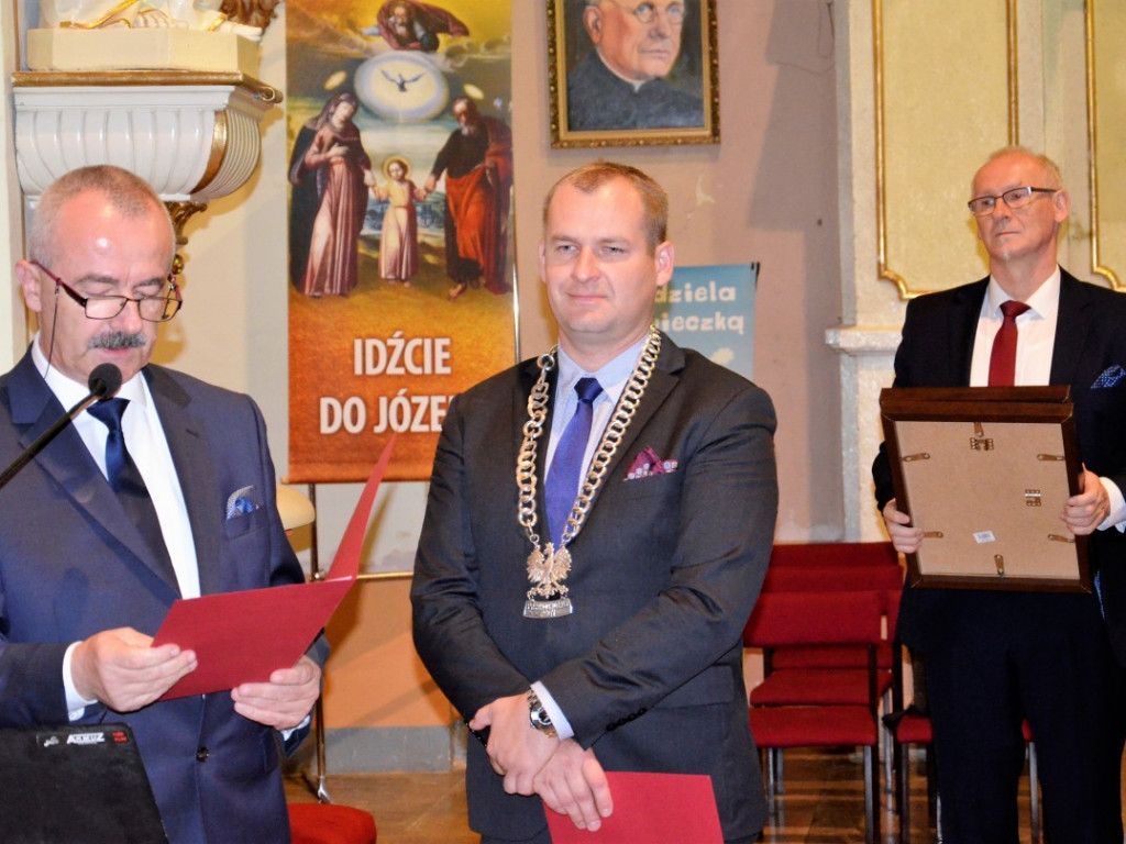 MIKSTAT UHONOROWAŁ PREZYDENTA RAFAŁA DUTKIEWICZA (FILM)