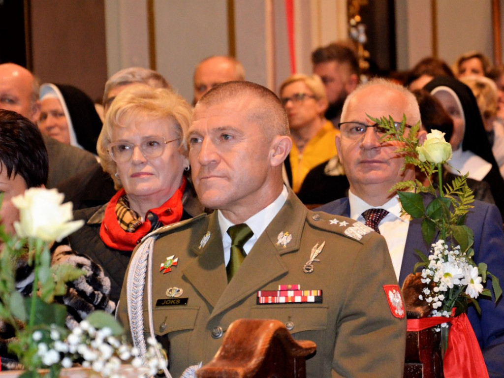 MIKSTAT UHONOROWAŁ PREZYDENTA RAFAŁA DUTKIEWICZA (FILM)