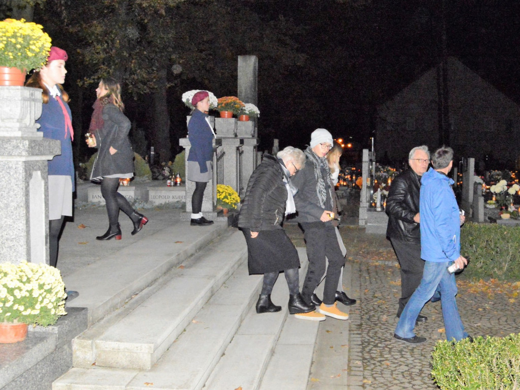 Nie ma umarłych, tylko ci, co odeszli...