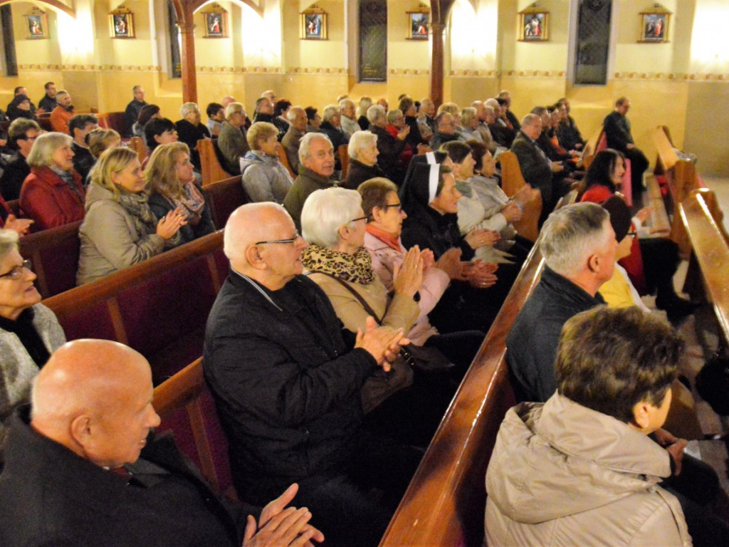 Koncert zaduszkowo-patriotyczny u Chrystusa Króla (FILM)