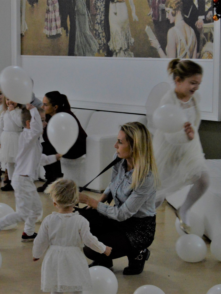 Anieli w Bieli dla Oliwii Tomala (FILM)