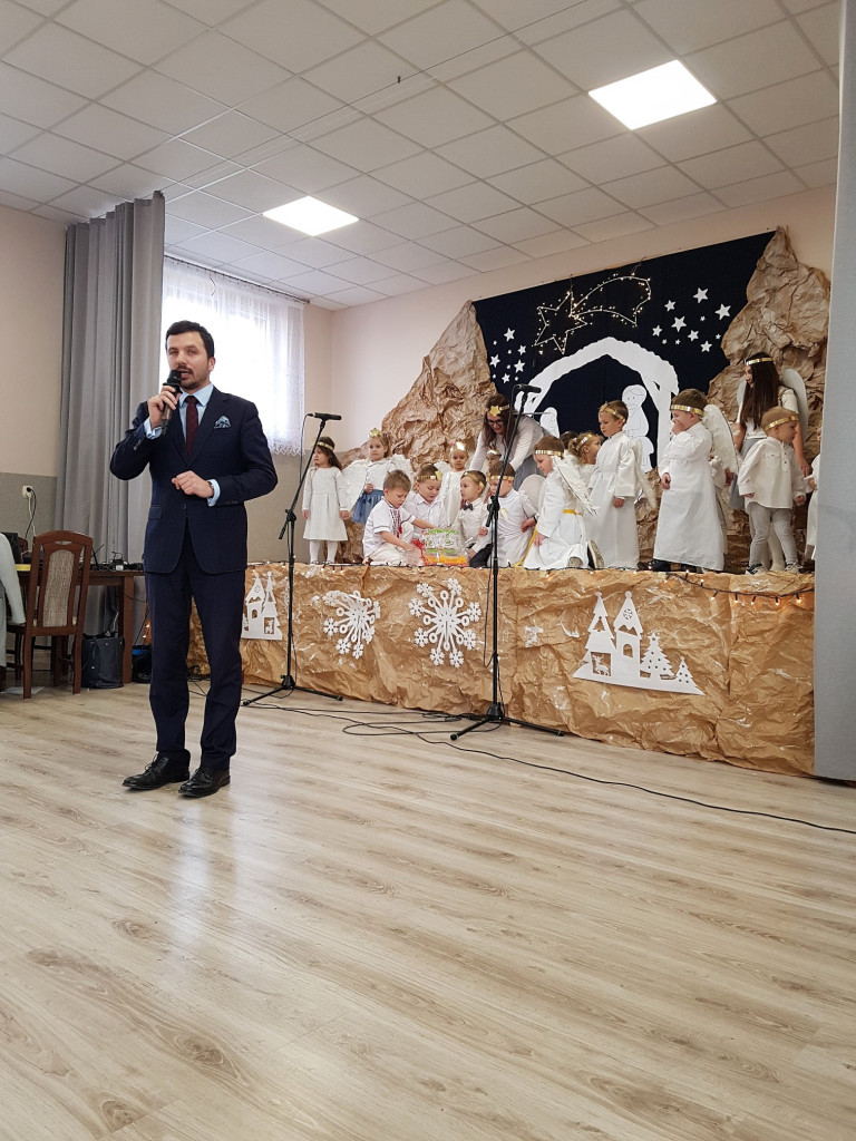 Wigilijne spotkanie przedszkolaków w Bukownicy