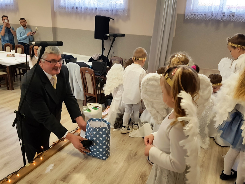 Wigilijne spotkanie przedszkolaków w Bukownicy