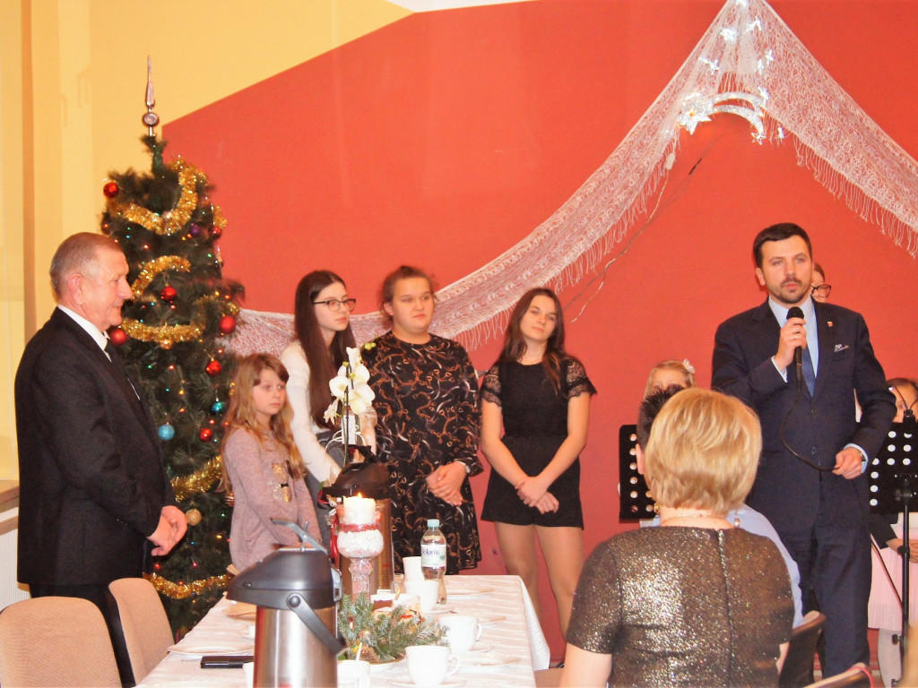 Świąteczne kolędowanie w Skrzynkach