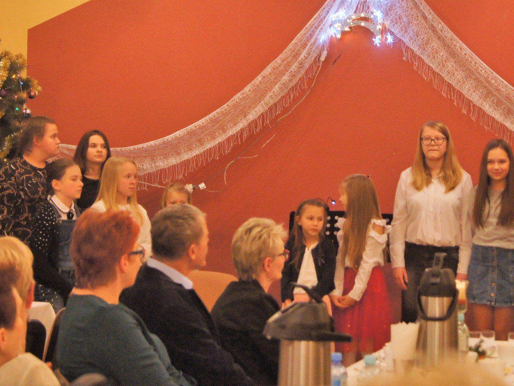 Świąteczne kolędowanie w Skrzynkach