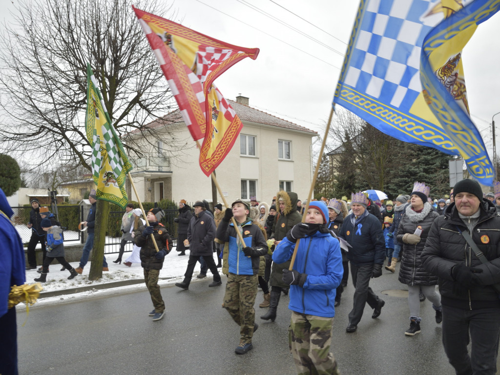 Ulicami Ostrzeszowa przeszedł Orszak Trzech Króli (fotoreportaż Grzegorza Kosmali)