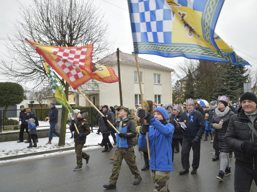 Ulicami Ostrzeszowa przeszedł Orszak Trzech Króli (fotoreportaż Grzegorza Kosmali)