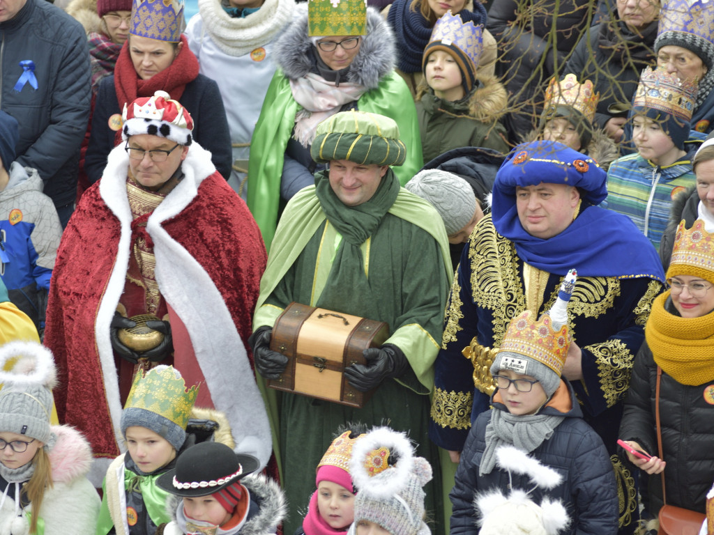 Ulicami Ostrzeszowa przeszedł Orszak Trzech Króli (fotoreportaż Grzegorza Kosmali)