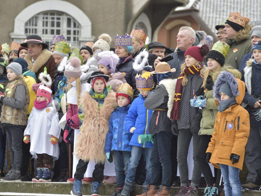 Ulicami Ostrzeszowa przeszedł Orszak Trzech Króli (fotoreportaż Grzegorza Kosmali)