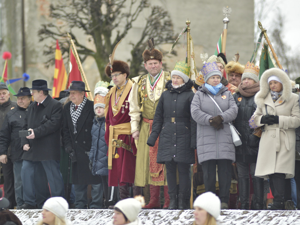Ulicami Ostrzeszowa przeszedł Orszak Trzech Króli (fotoreportaż Grzegorza Kosmali)