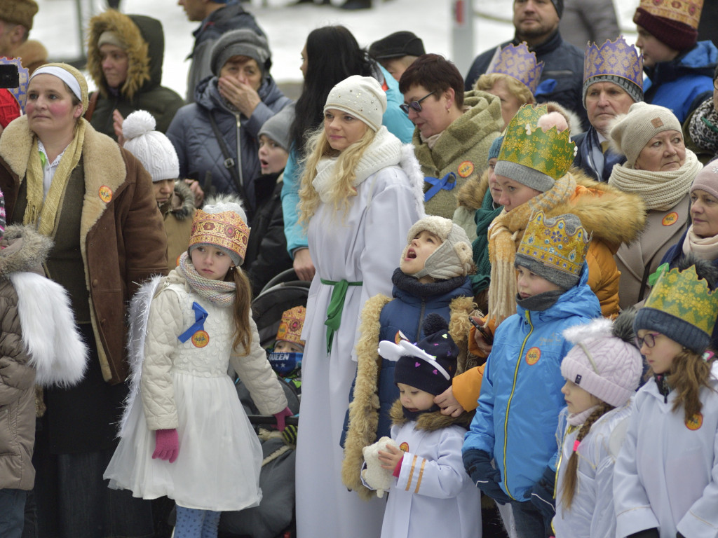 Ulicami Ostrzeszowa przeszedł Orszak Trzech Króli (fotoreportaż Grzegorza Kosmali)