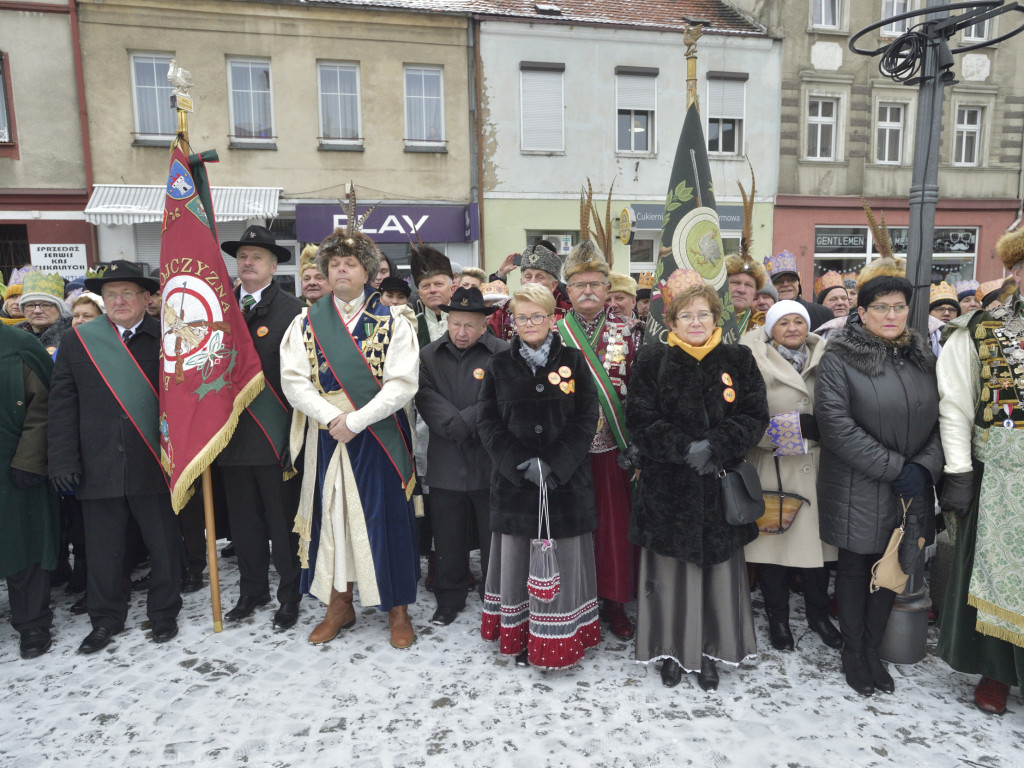 Ulicami Ostrzeszowa przeszedł Orszak Trzech Króli (fotoreportaż Grzegorza Kosmali)