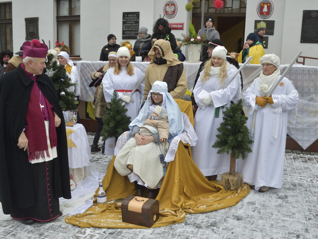 Ulicami Ostrzeszowa przeszedł Orszak Trzech Króli (fotoreportaż Grzegorza Kosmali)