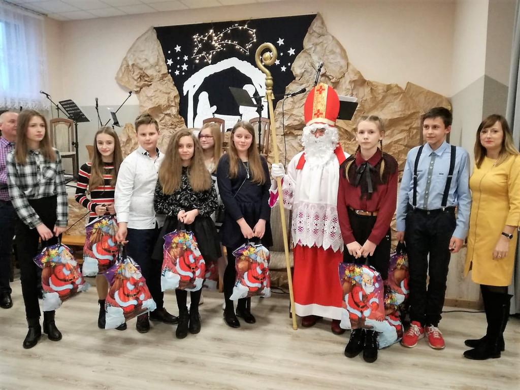 CHOINKA SZKOLNA W BUKOWNICY