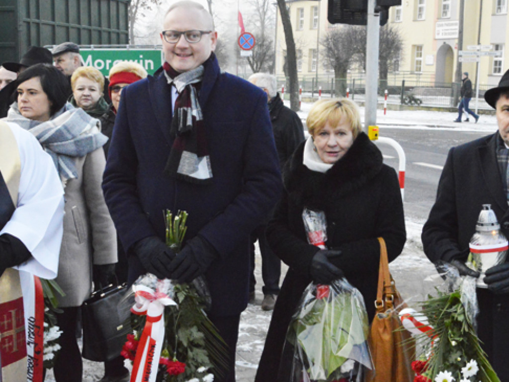 DORUCHÓW: Odsłonięcie pomnika upamiętniającego powstańców wielkopolskich (FILM)