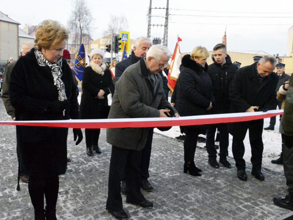 DORUCHÓW: Odsłonięcie pomnika upamiętniającego powstańców wielkopolskich (FILM)