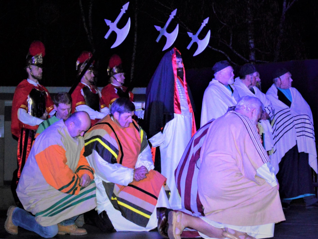 Misterium Męki Pańskiej w Niedźwiedziu (FOTO i FILM)