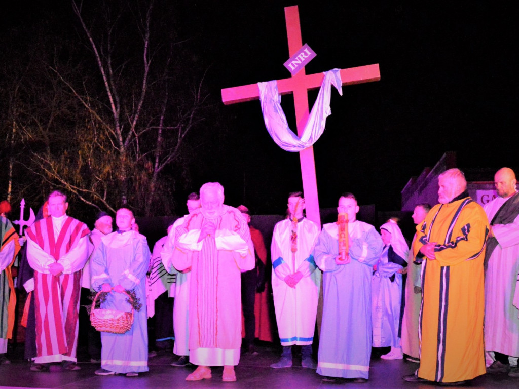 Misterium Męki Pańskiej w Niedźwiedziu (FOTO i FILM)