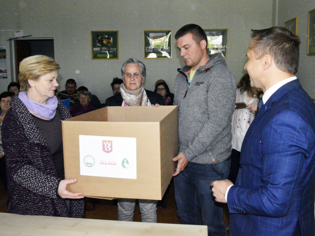 Ostrzeszowska Lokalna Grupa Działania rozdała gąski i gąsiorki (FILM)