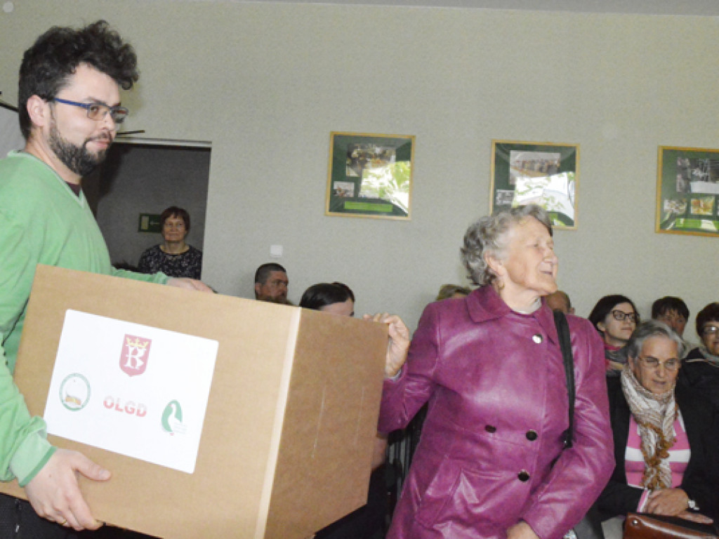 Ostrzeszowska Lokalna Grupa Działania rozdała gąski i gąsiorki (FILM)