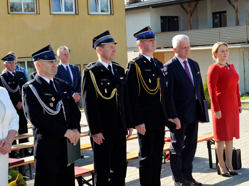 CZAJKÓW: Nowy sztandar na 100-lecie jednostki (ZDJĘCIA)