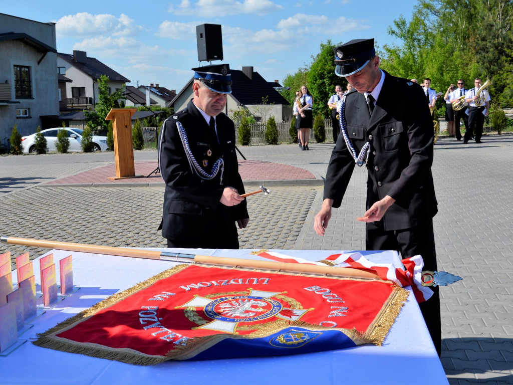 CZAJKÓW: Nowy sztandar na 100-lecie jednostki (ZDJĘCIA)