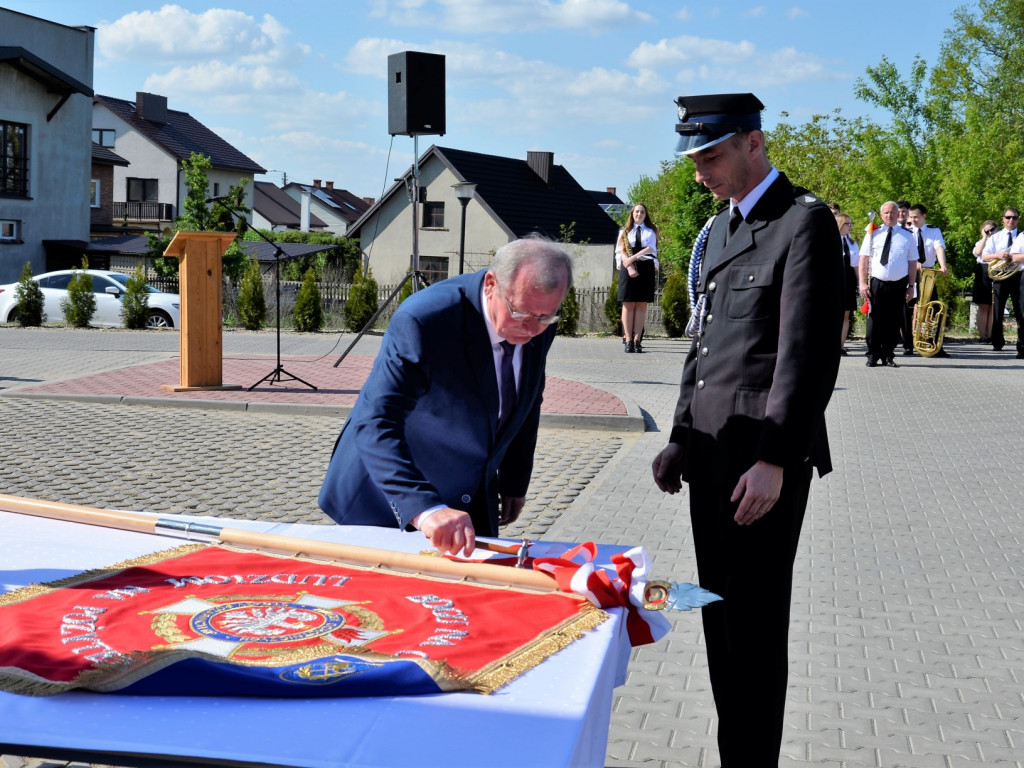 CZAJKÓW: Nowy sztandar na 100-lecie jednostki (ZDJĘCIA)