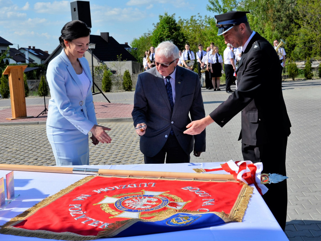 CZAJKÓW: Nowy sztandar na 100-lecie jednostki (ZDJĘCIA)