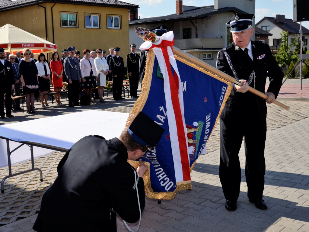 CZAJKÓW: Nowy sztandar na 100-lecie jednostki (ZDJĘCIA)